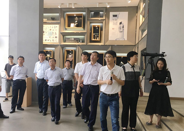 焦作市委書記王小平等領導到訪和壹設計參觀與交流