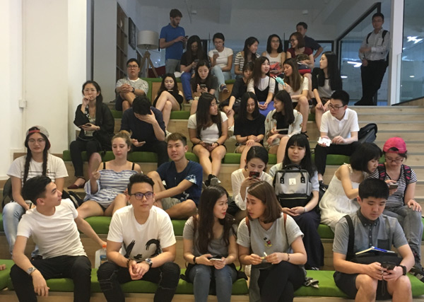 香港中文大學與和壹設計進行面對面訪談